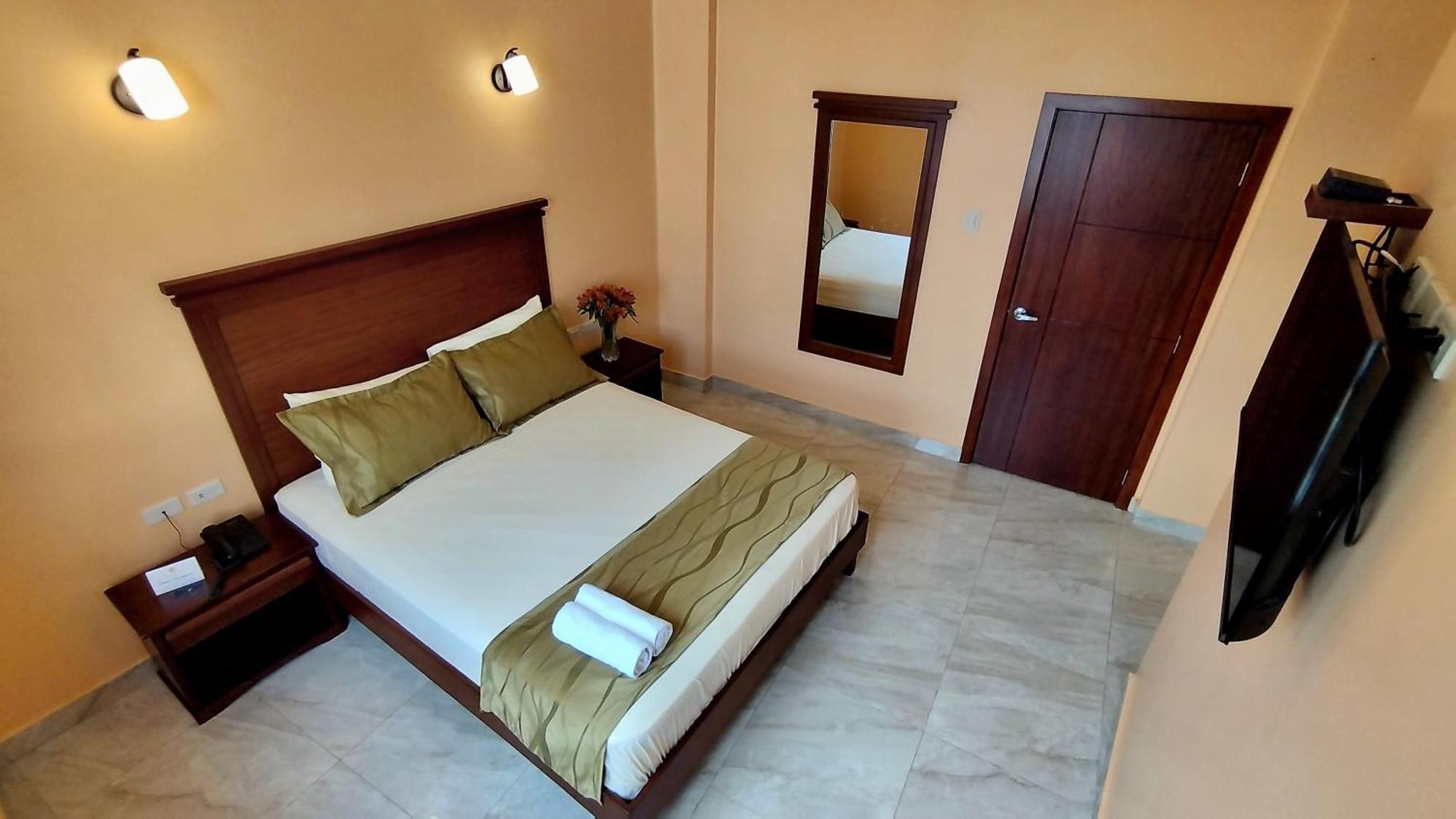 Hostal California Inn Guayaquil Exterior photo